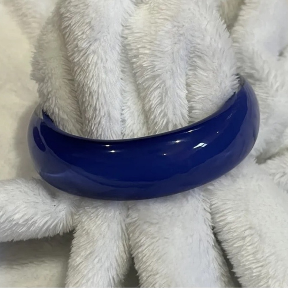 Rara Avis by Iris Apfel Bold Blue resin Bangle Bracelet  7.8” circa 2015